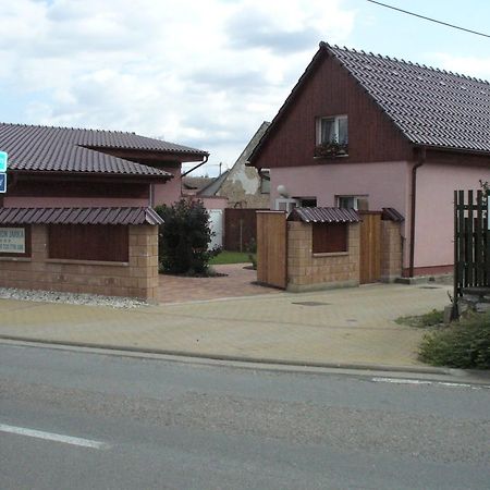 Penzion Jarka Lednice Luaran gambar